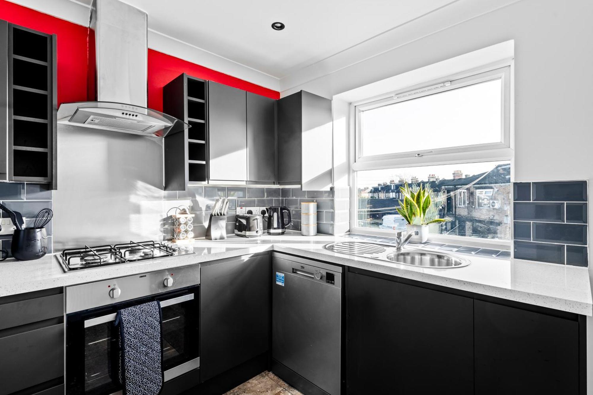 Cosy 2 Bedroom Flat In East Ham, Close To Excel 런던 외부 사진