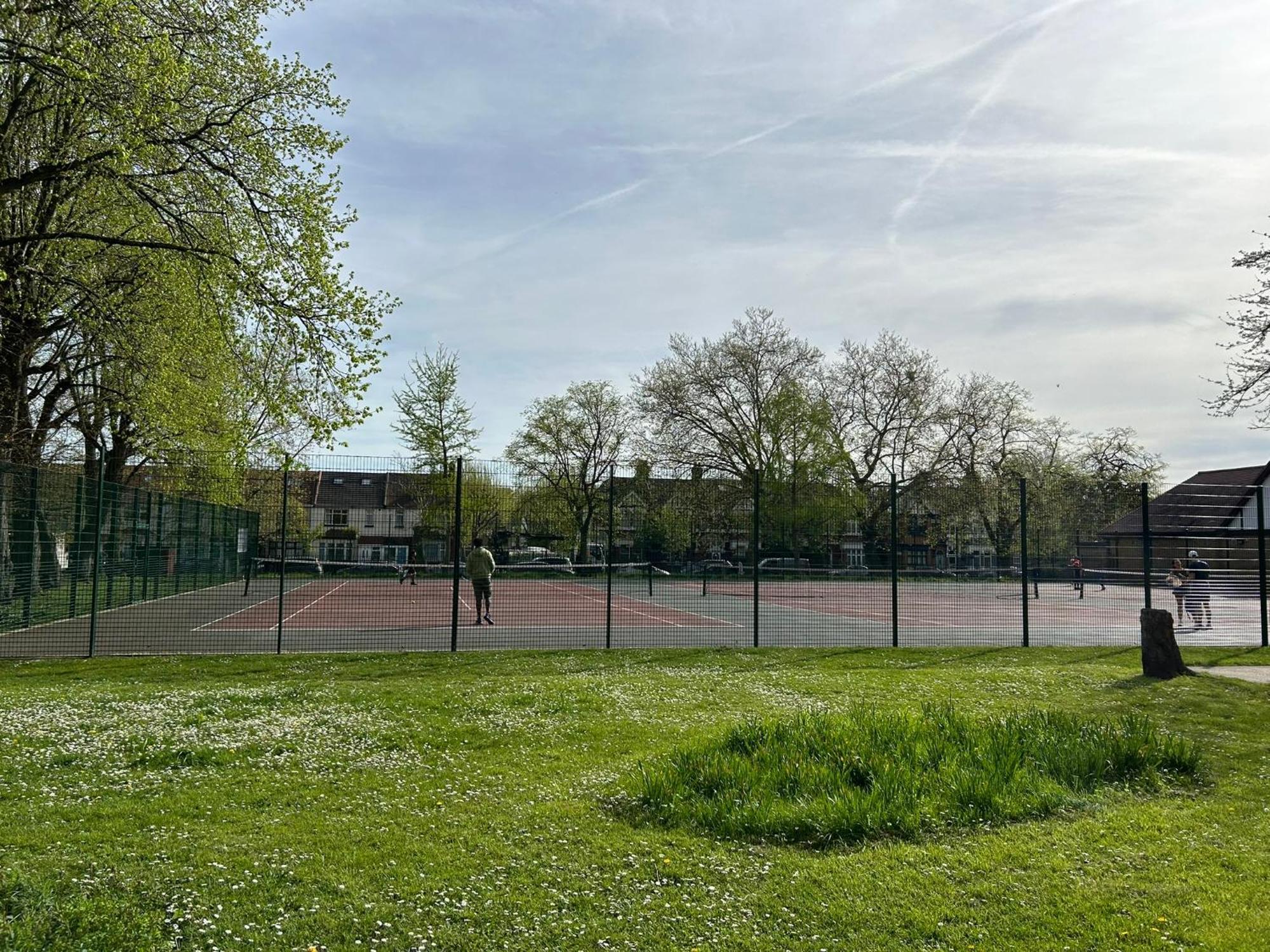 Cosy 2 Bedroom Flat In East Ham, Close To Excel 런던 외부 사진